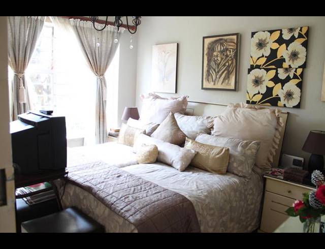 2 BEDROOM TOWNHOUSE FOR SALE IN BEDFORD GARDENS